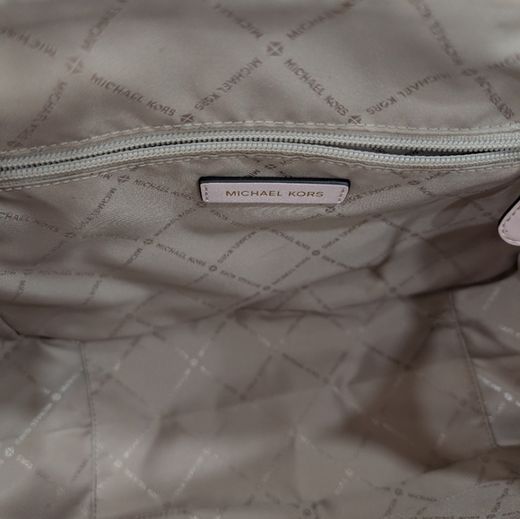 Michael Kors Charlotte Pink Saffiano Leather Purse Handbag - Picture 9 of 11